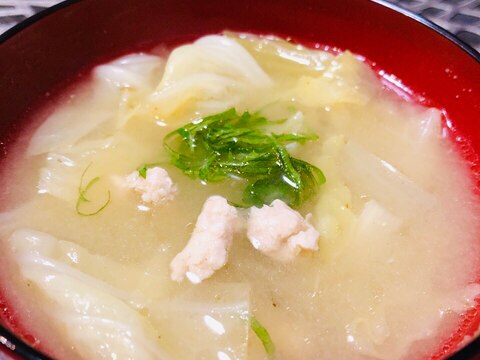 大葉香る☆鶏ひき肉とキャベツの味噌汁